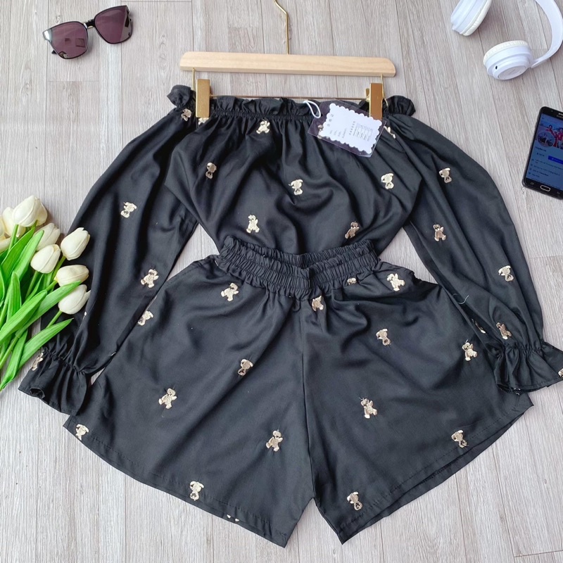 Set bộ áo bẹt vai thêu gấu quần đùi tay dài phom rộng