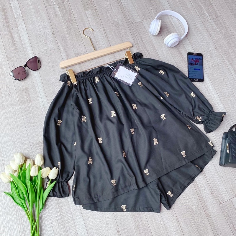 Set bộ áo bẹt vai thêu gấu quần đùi tay dài phom rộng