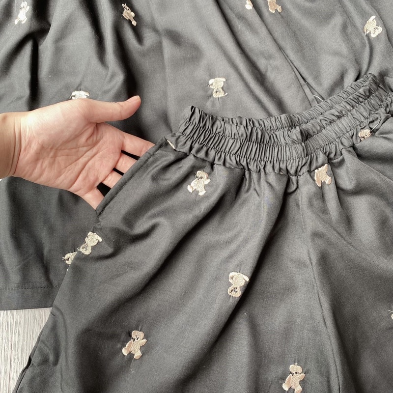 Set bộ áo bẹt vai thêu gấu quần đùi tay dài phom rộng