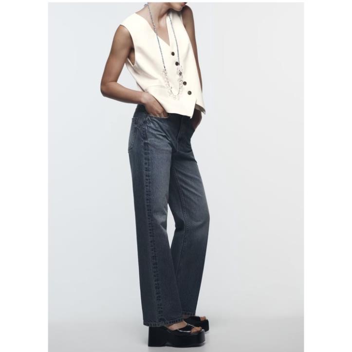 Morocco Zara Áo gile màu kem khuy đen - Luumooc