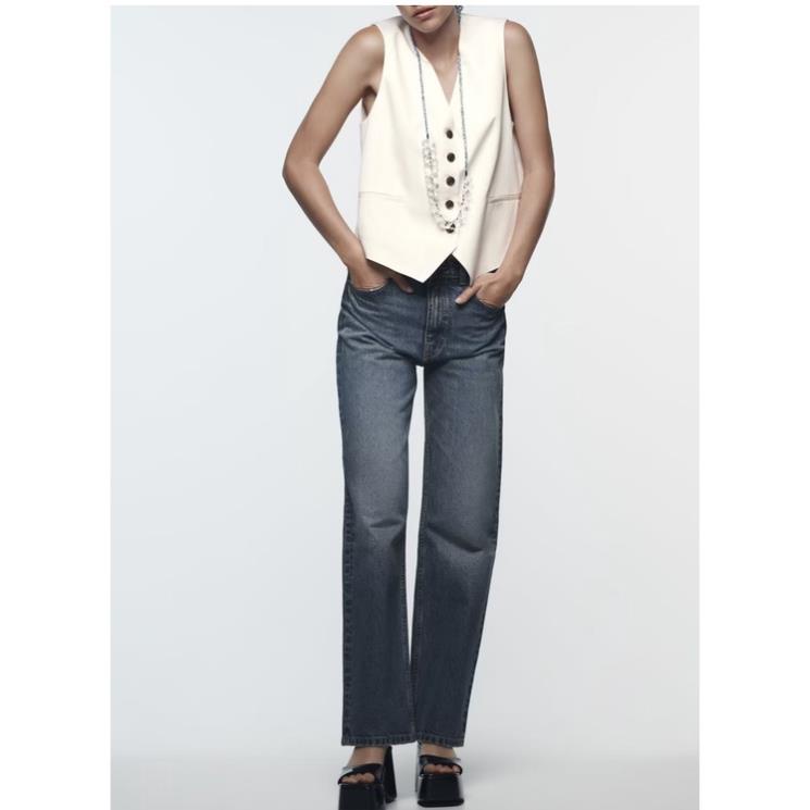 Morocco Zara Áo gile màu kem khuy đen - Luumooc