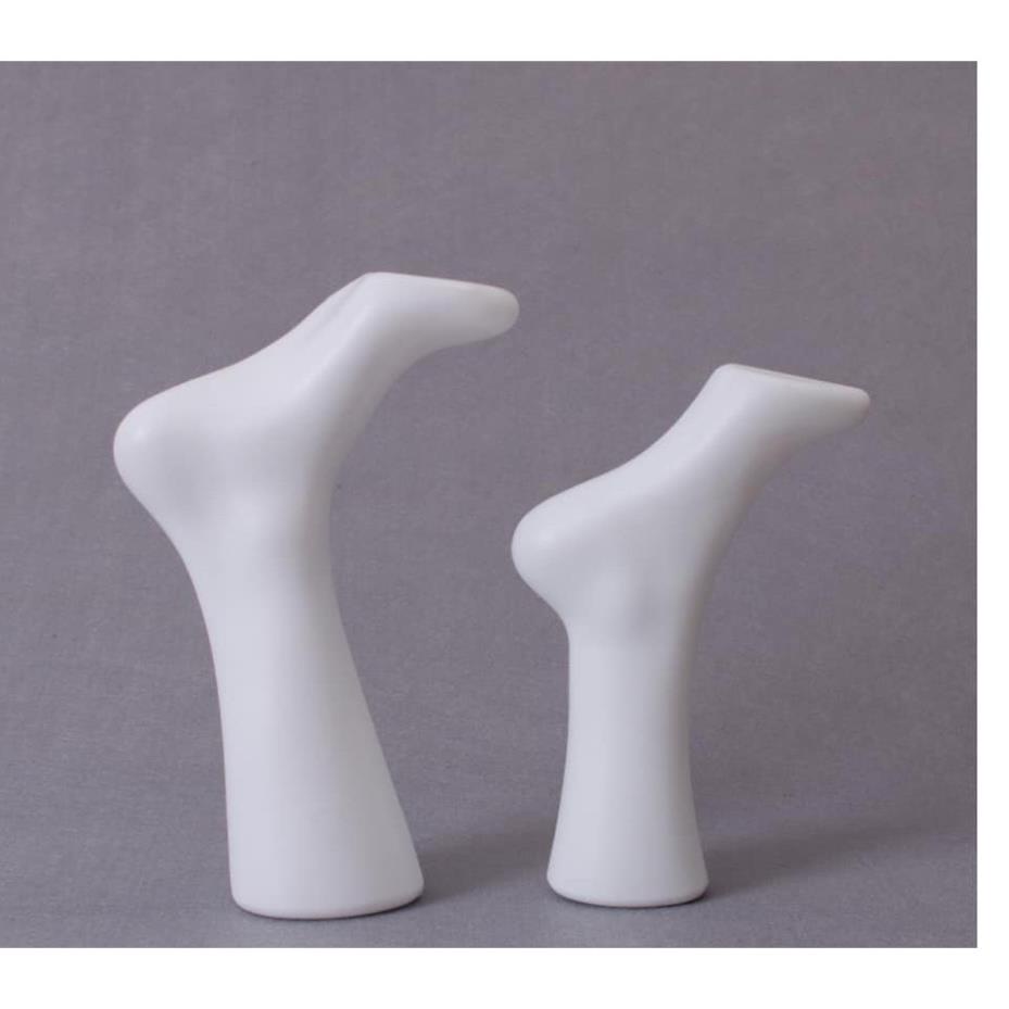 Chân manocanh, Chân đi tất người lớn