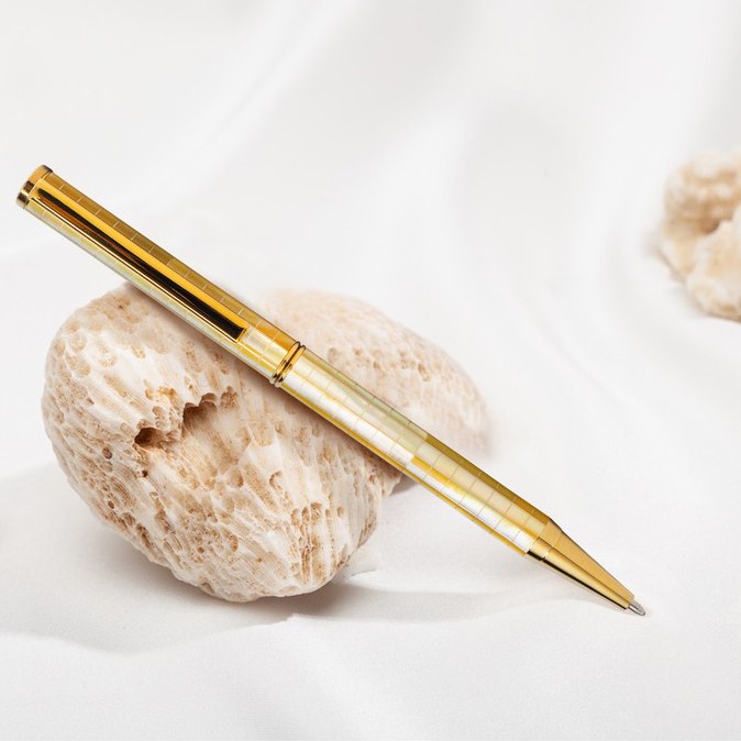 Bút Ký Cao Cấp BLUSAIGON Inspired Khảm Trai Vàng Bắc Úc - Khắc Caro 001009002 - Khoen Vàng