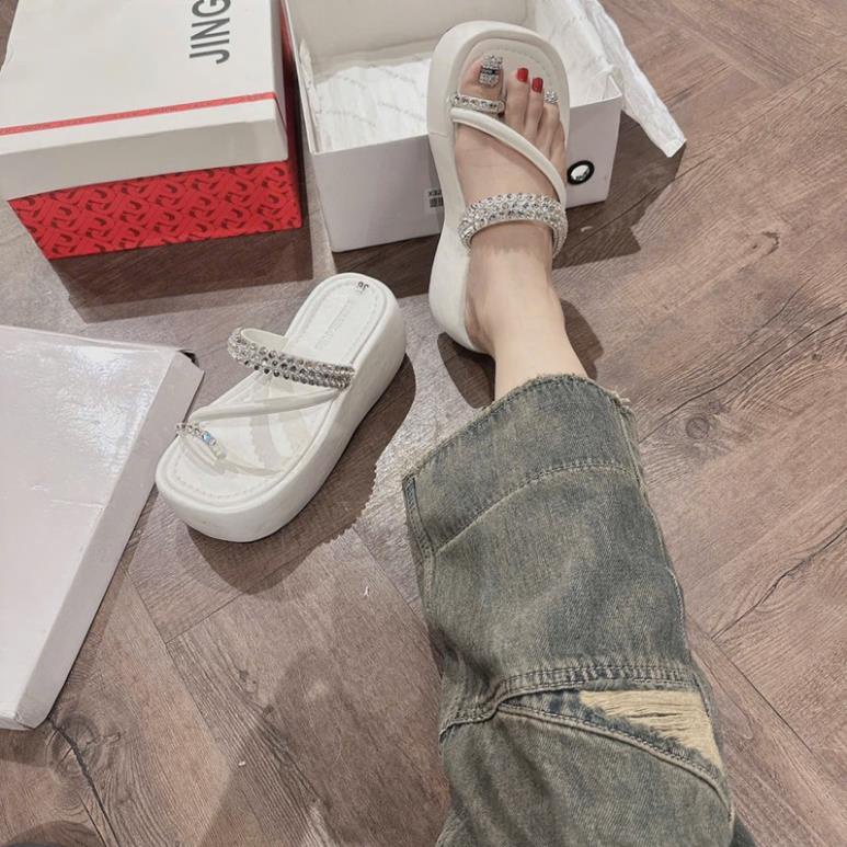 DÉP BÁNH MÌ QUAI DÂY DA XỎ NGÓN ĐẾ CAO 7 PHÂN MANG ÊM CHÂN