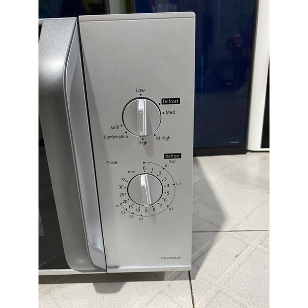 Lò vi sóng có nướng Panasonic NN-GM34JMYUE 23 lít