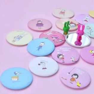 Gương Tròn Mini Xinh Xắn, Nhiều Mẫu, Viền Kim Loại - gương trang điểm