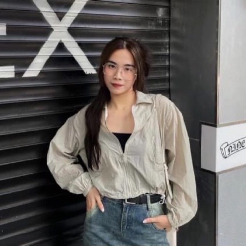 KHOÁC DÙ TRƯỢT NƯỚC SIÊU HOT CỔ TRỤ DÂY RÚT