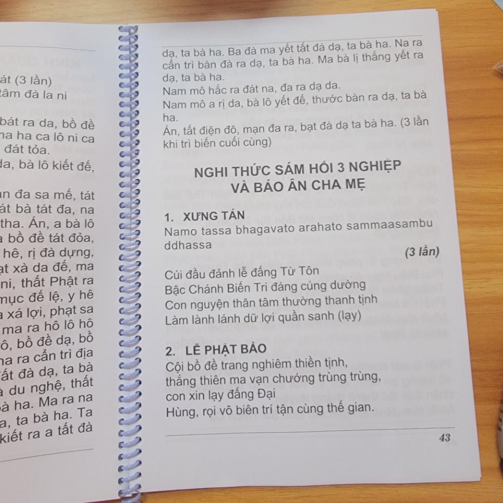 Sổ tay kinh tụng hằng ngày của đức Bổn Sư Thích Ca Mâu Ni dành cho Phật tử tại gia