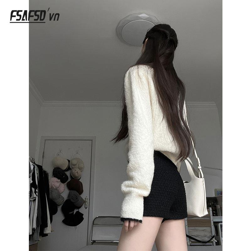 Set Áo Khoác cardigan + Quần Short Màu Đen Thời Trang Mùa Đông 2023