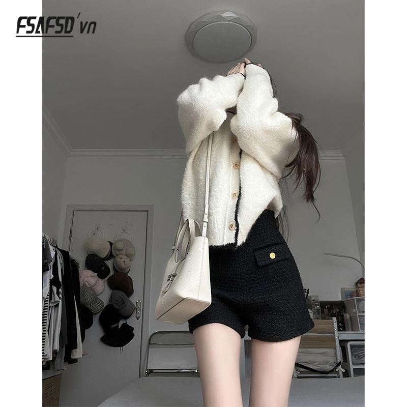 Set Áo Khoác cardigan + Quần Short Màu Đen Thời Trang Mùa Đông 2023