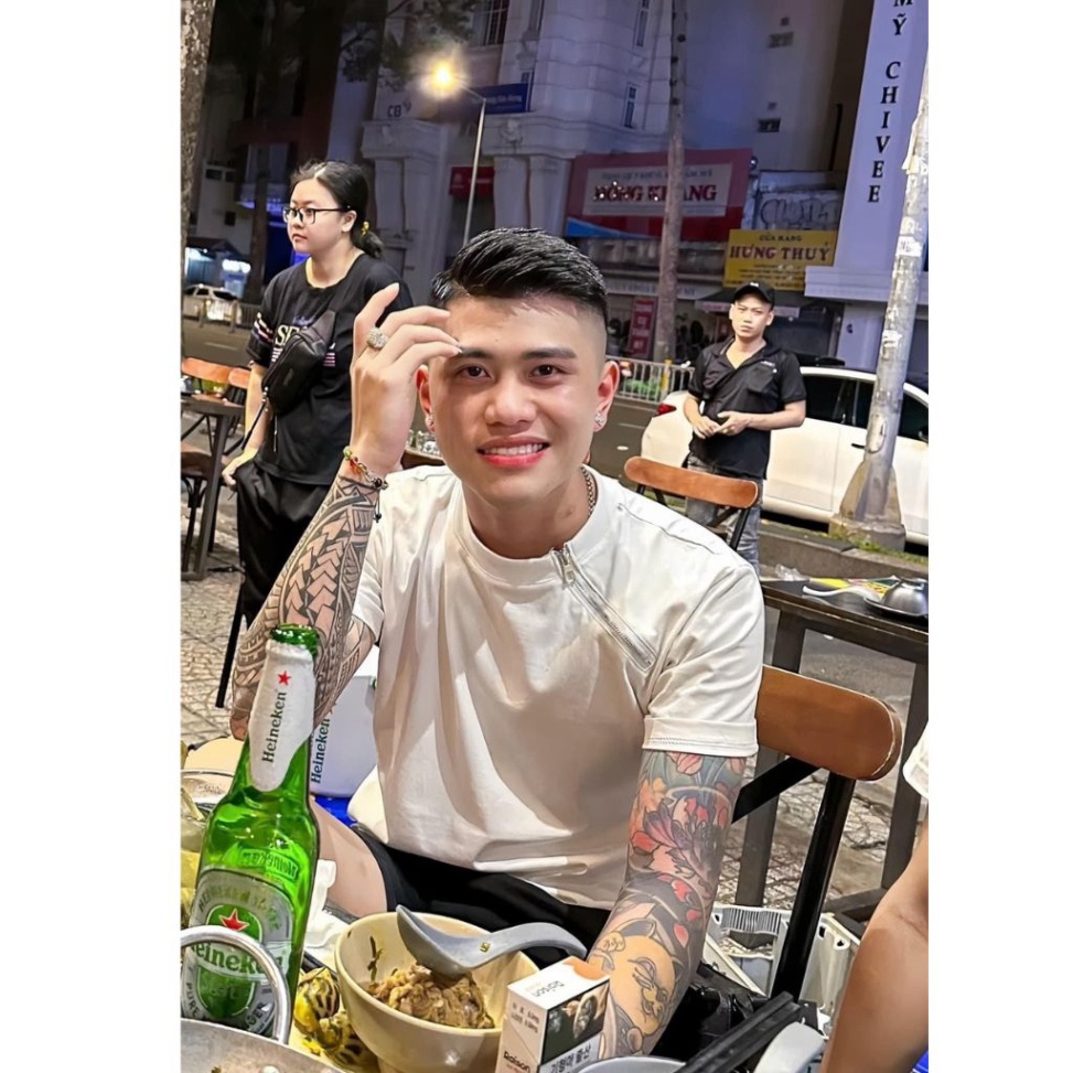 Áo Phông Nam Nữ Dsq2 Trơn Phối Thêu Khoá Zip Chéo Cổ Kiểu Dáng Đơn Giản Basic . Áo Thun Trơn Cho Các Boy Phố Hót 2023