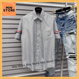 Áo Sơ Mi Kẻ Nam Nữ Cộc Tay Thom Browne Sọc Đen Trắng Thêu Vạch Xanh Trắng Đỏ Ống Tay Logo Chữ Bụng Dành Cho Các Boy Phố