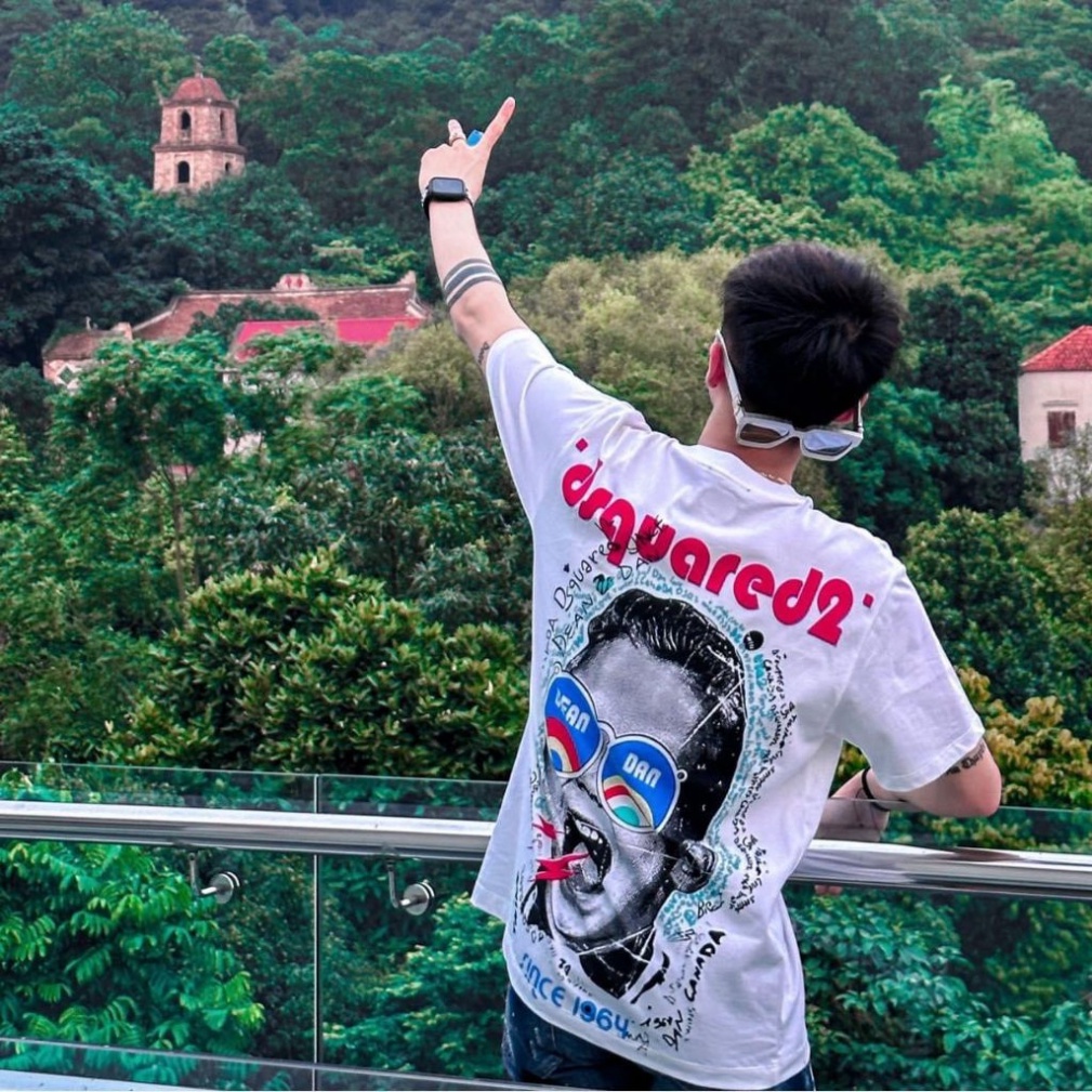 Áo Phông Nam Nữ  DSQ2 In Hoạ Tiết Mặt Sau . Áo Cộc Tay Siêu Cấp Dành Cho Các Boy Phố Đi Chơi Đi Biển Cực Cháy Hót 2023