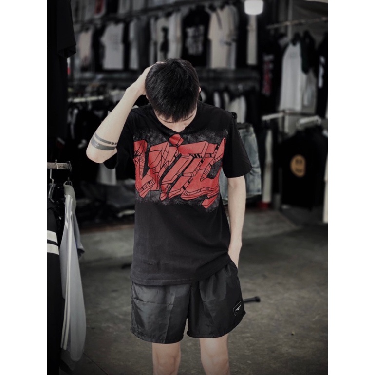 Áo Phông Nam Nữ In Chữ Eo Vì Chấm Loang Kim Tuyến Nhũ Đỏ Trước Ngực . Áo Cộc Tay Siêu Cấp Dành Cho Các Boy Phố Hót 2023