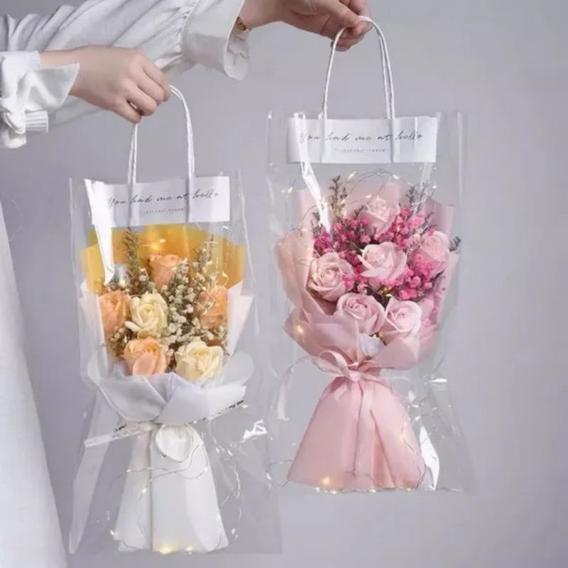 TÚI GƯƠNG ĐỰNG HOA, GẤU BÔNG CÓ QUAI XÁCH - 1 CHIẾC TÚI BÓNG KÍNH TEM GIẤY GÓI HOA