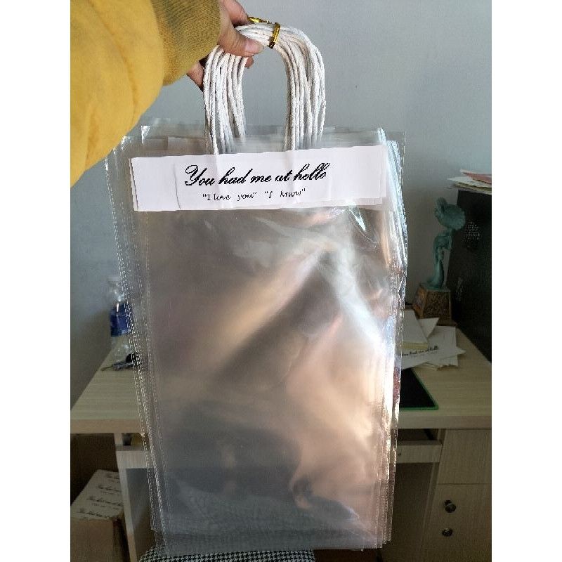 TÚI GƯƠNG ĐỰNG HOA, GẤU BÔNG CÓ QUAI XÁCH - 1 CHIẾC TÚI BÓNG KÍNH TEM GIẤY GÓI HOA