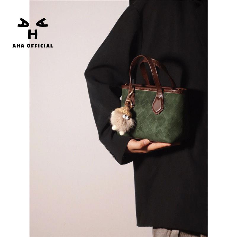 Niche Túi Xách Đeo Vai Hình Vuông Cỡ Nhỏ Họa Tiết Quả Bơ Màu Xanh Lá Thời Trang Thu Đông 2022