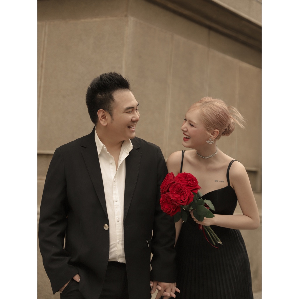 RECHIC Đầm Dài Louis hai dây độc đáo với phần ren eo kết hợp tà váy xếp ly thời thượng