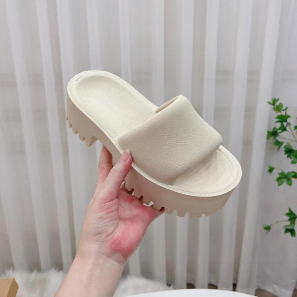 DÉP BÁNH MÌ ĐẾ CAO RĂNG CƯA QUAI NGANG CAO SU ĐÚC NGUYÊN KHỐI THOCON