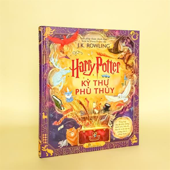Sách - Harry Potter - Kỳ Thư Phù Thủy (Bìa cứng) - NXB Trẻ