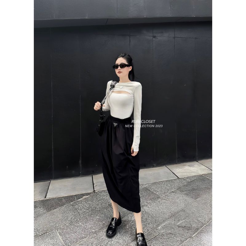 Áo thun khoét ngực prada xỏ ngón