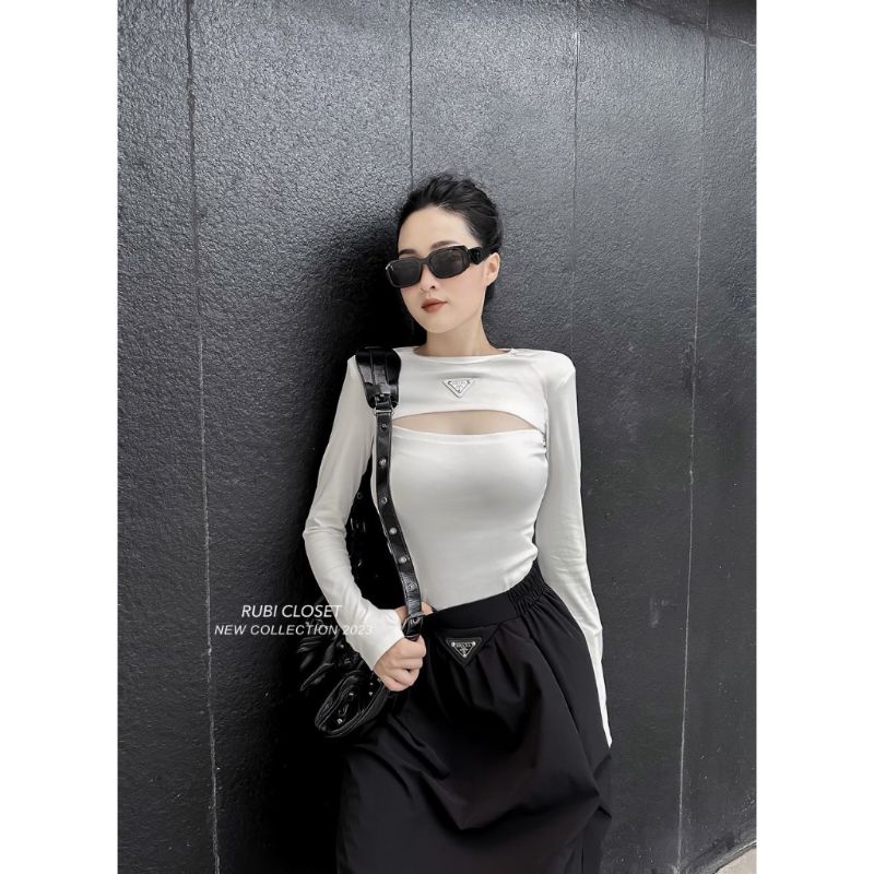Áo thun khoét ngực prada xỏ ngón