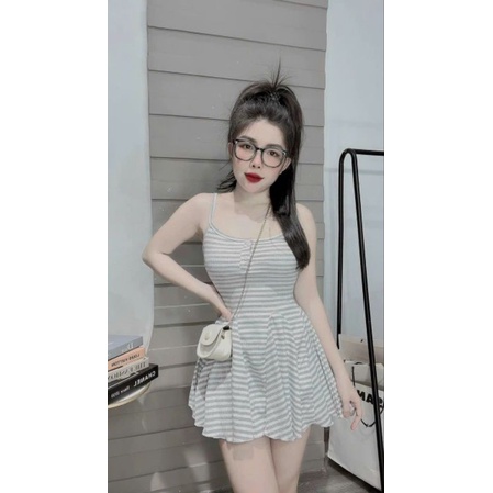 Đầm Kẻ Sọc Ngang Hai Dây Cổ Vuông Gài Nút - Kèm Quần Đùi - Ngắn Xòe Ôm Body Sexy - Tiểu Thư Bánh Bèo Cute Sang Chảnh