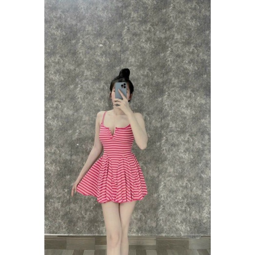 Đầm Kẻ Sọc Ngang Hai Dây Cổ Vuông Gài Nút - Kèm Quần Đùi - Ngắn Xòe Ôm Body Sexy - Tiểu Thư Bánh Bèo Cute Sang Chảnh