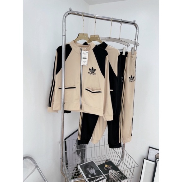 ✔ Bộ Sport Addd phối  Túi chạy viền phía hai bên  Hoa tiết thêu nổi  Chay rot sịn đét  Chất umi