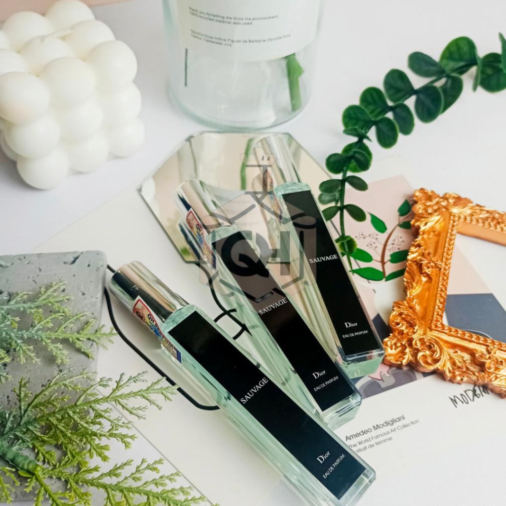 Nước hoa nam Dior Sauvage Eau de Parfum nam tính, Chiết 10ml