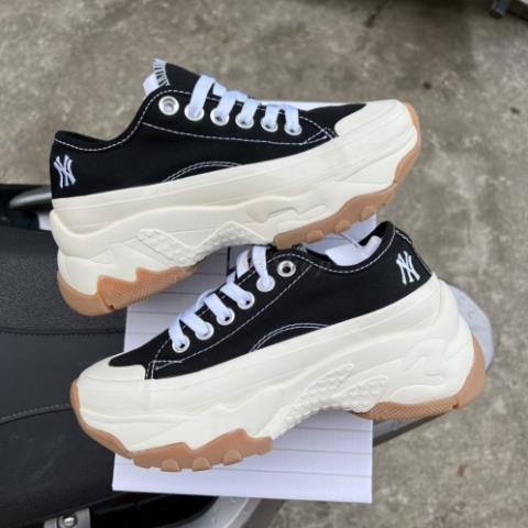 Giày Mlb chunky high low vải đen trắng   giày thể thao mlb đế cao 6cm hót trend 2023