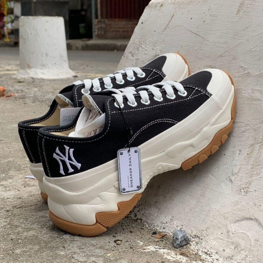 Giày Mlb chunky high low vải đen trắng   giày thể thao mlb đế cao 6cm hót trend 2023
