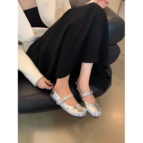 Giày Mary Jane mũi tròn đính đá đế bằng, giày bệt búp bê quai ngang mới mùa thu 2023 dành cho nữ