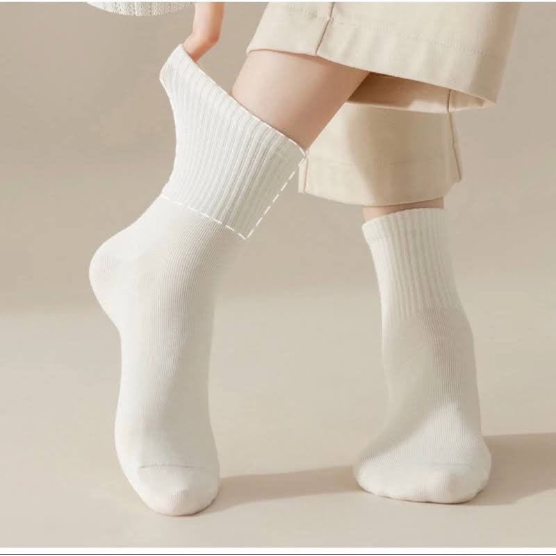 Một Chiếc Bít Tất Trắng