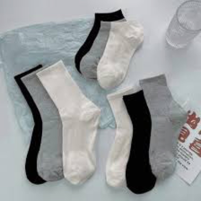 Một Chiếc Bít Tất Trắng