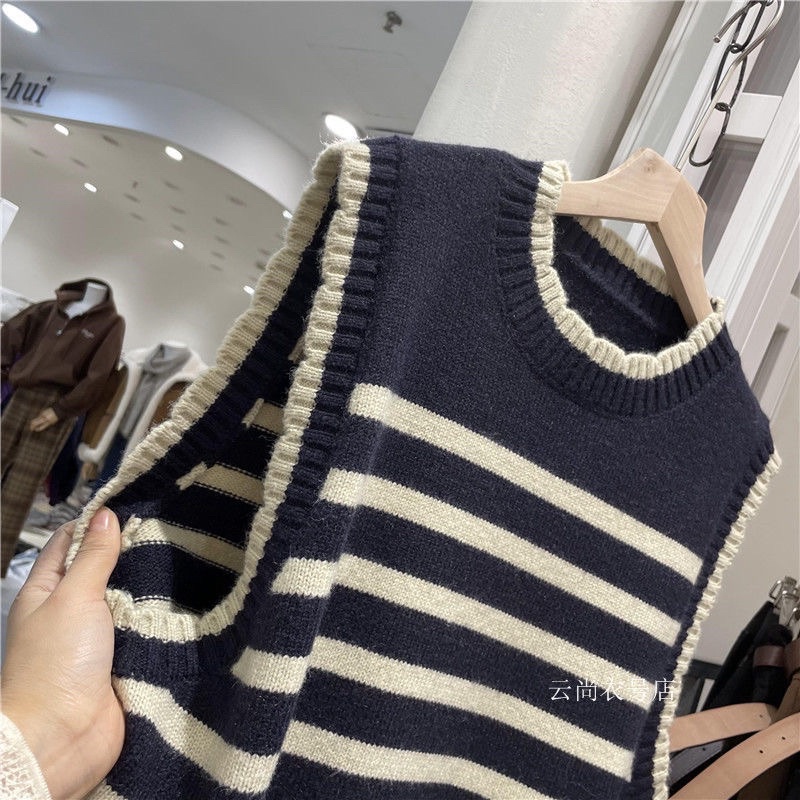 Áo Gile Kẻ Cổ Tròn Hàng QC