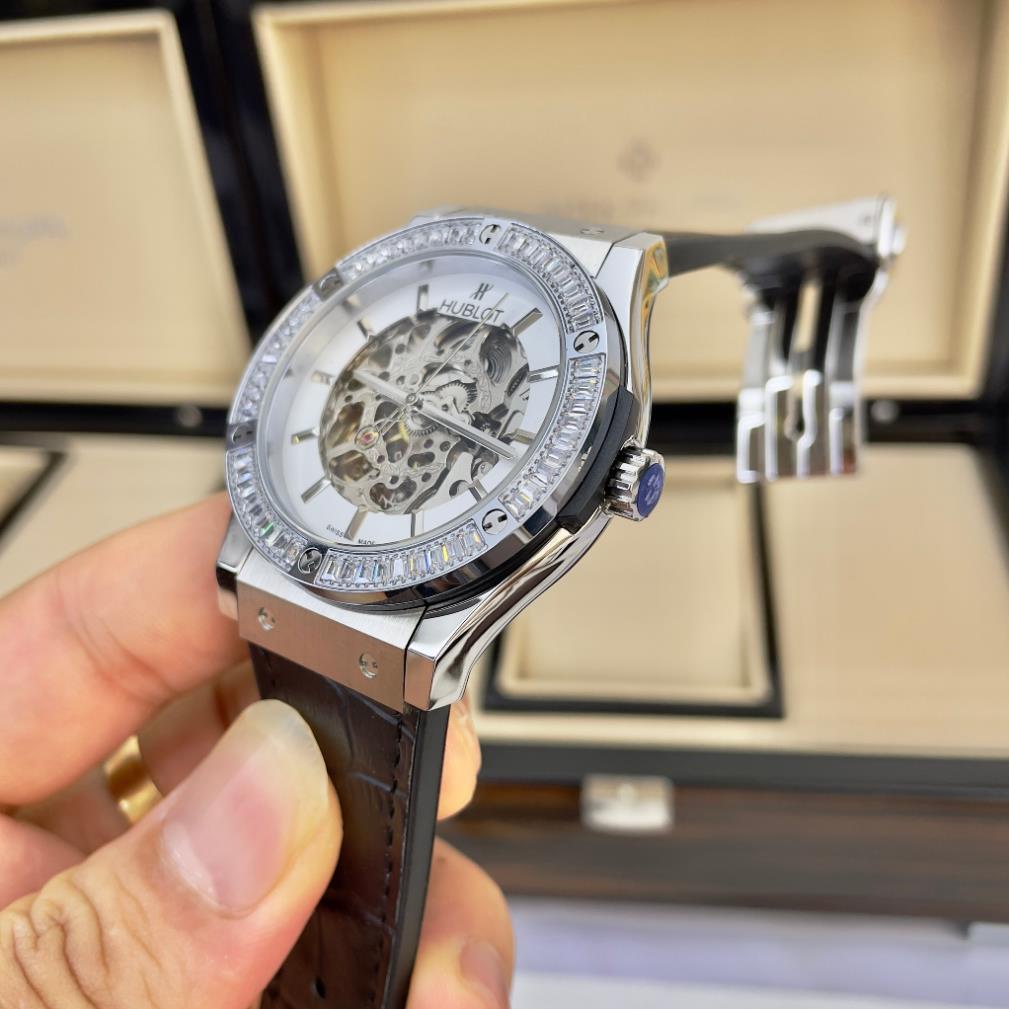 Đồng hồ NamHB tọa độ 3kim mặt trắng hở  máy nhật dòng cơ Automatic -42mm dây kim cau su