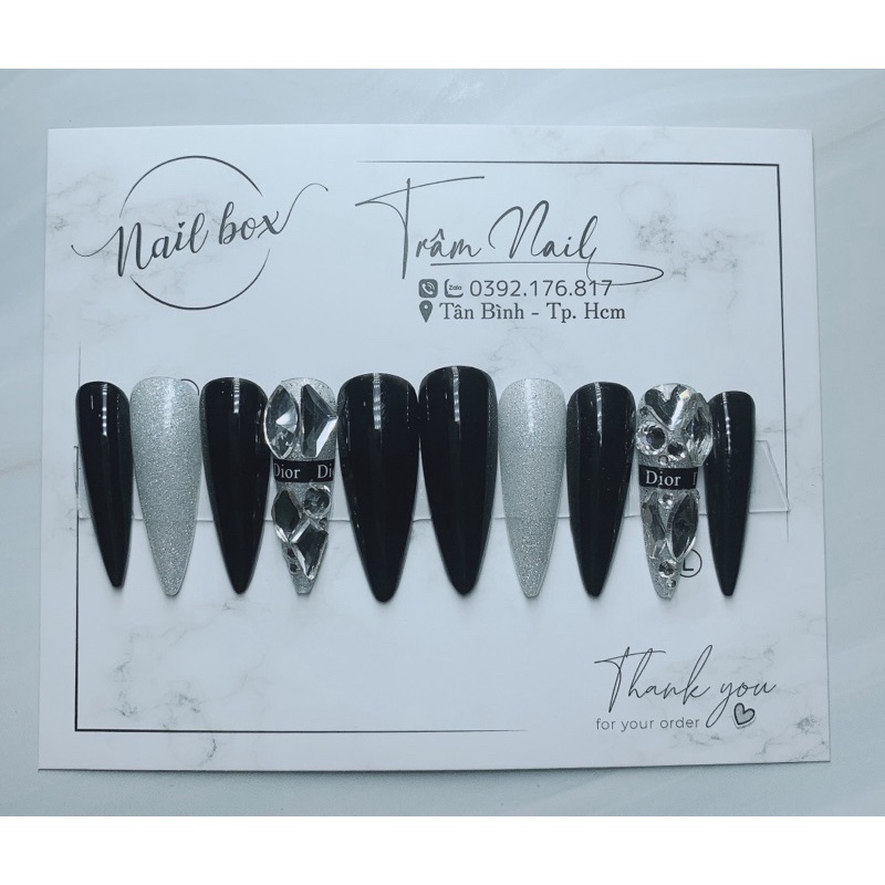 Nail box thiết kế Tông đen Nhọn dài