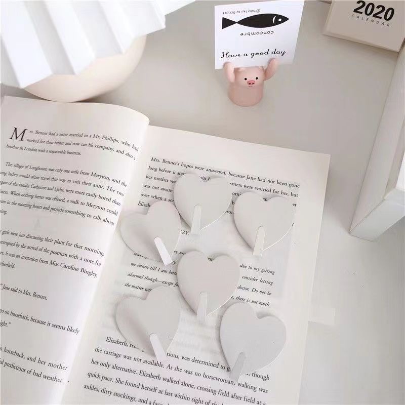 Móc Treo Đồ Dán Tường Không Cần Khoan Siêu Chắc Hình Trái Tim Màu Hồng Dễ Thương