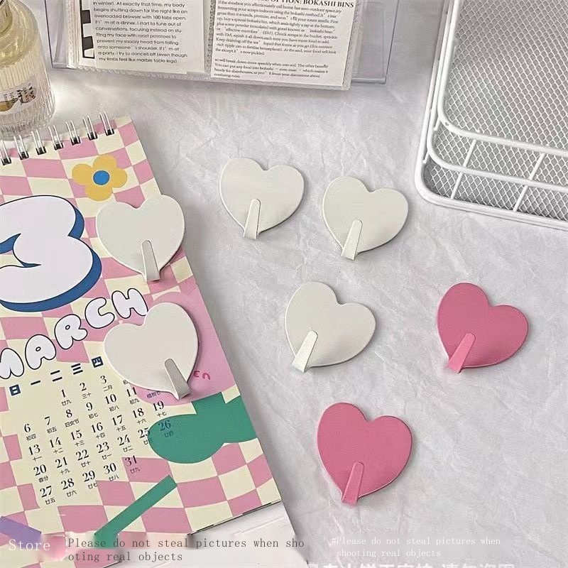 Móc Treo Đồ Dán Tường Không Cần Khoan Siêu Chắc Hình Trái Tim Màu Hồng Dễ Thương