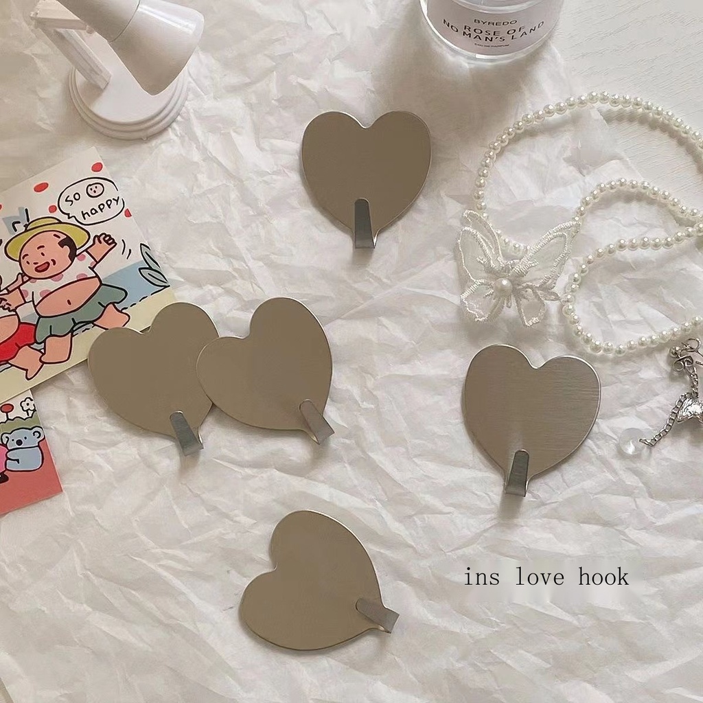 Móc Treo Đồ Dán Tường Không Cần Khoan Siêu Chắc Hình Trái Tim Màu Hồng Dễ Thương