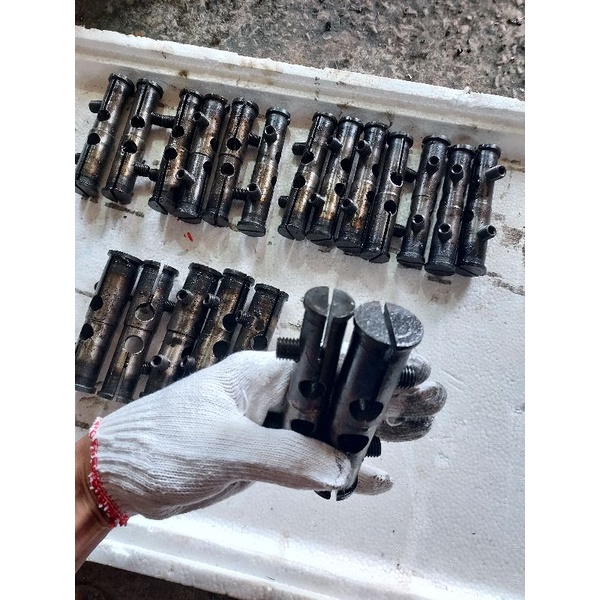 Vam Tháo Vỏ Lưng Ca Bi Bạc Đạn vỡ