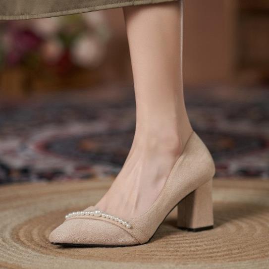 Giày cao gót vuông 7p bít mũi công sở da nhung kết dây chéo hạt châu - BM83