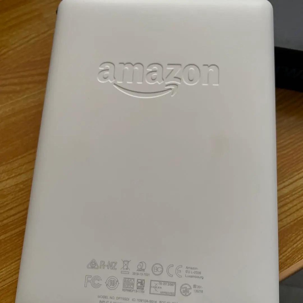 Máy Đọc Sách Kindle Paperwhite gen 3 7th 4g CODE 42422