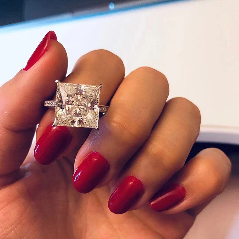 Nhẫn Mặt Vuông Đính Đá Zircon Sang Trọng