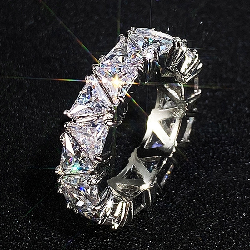 Bộ Nhẫn Đính Đá Zircon Hình Tam Giác Một Hàng Thời Trang Sáng Tạo Cho Nữ