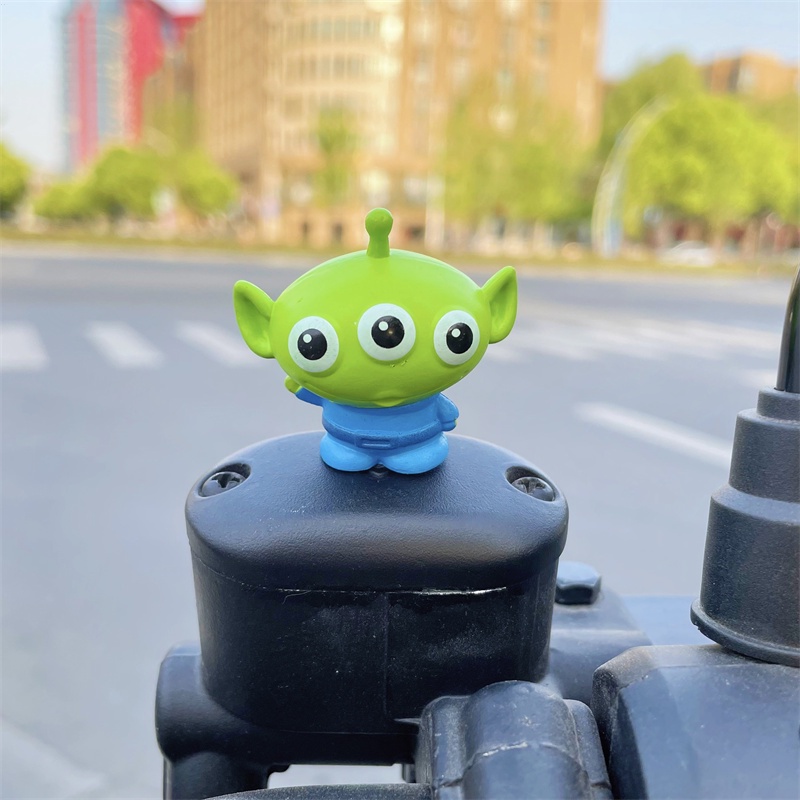 Búp Bê buzz Chạy Bằng Pin Dùng Trang Trí Xe Máy Điện