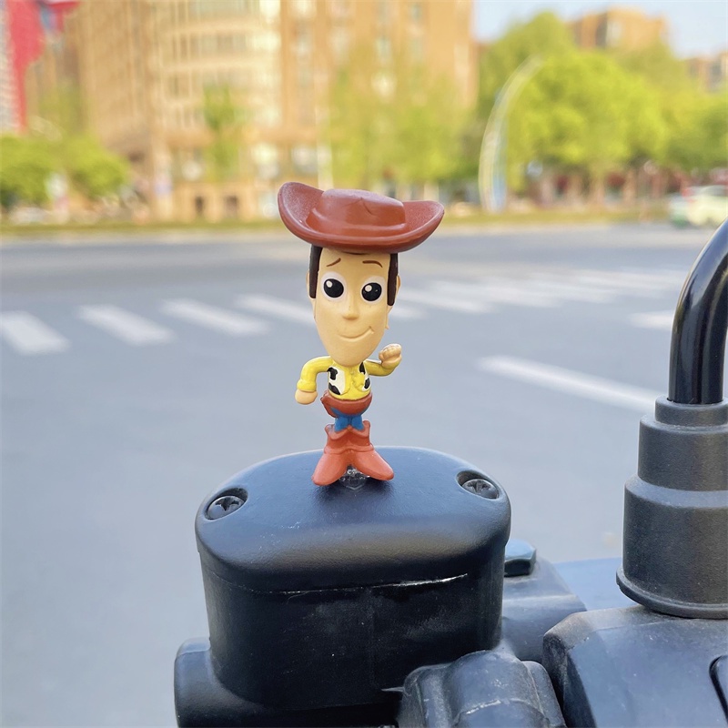 Búp Bê buzz Chạy Bằng Pin Dùng Trang Trí Xe Máy Điện