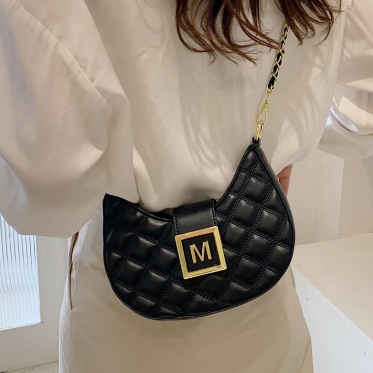 Ok Túi Xách Nữ Đeo Chéo 2 màu Đen Trắng BASIC Thiết Kế Dáng Thuyền Cá Tính mẫu túi hot nhất hiện nay !!! TN06