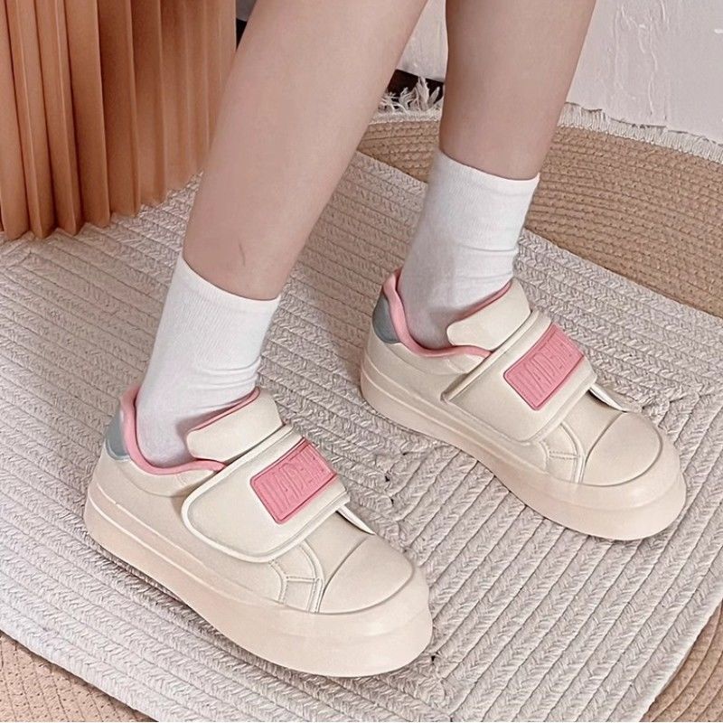 Giày Thể Thao Nữ Đế Dày Mềm Mại Màu Trắng Dễ Thương